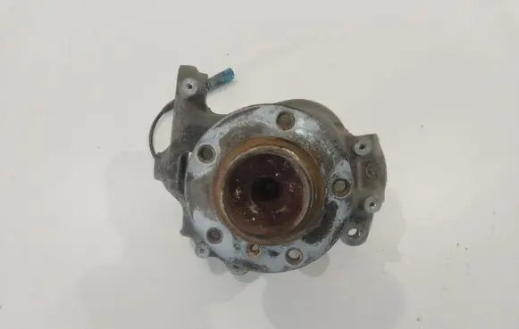 Front wheel hub