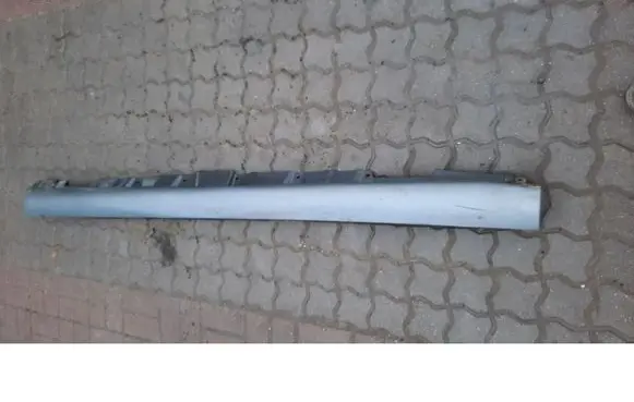 Toyota Avensis Verso Front sill (body part)