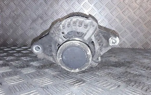 Toyota Yaris Generator/alternator 270600n011