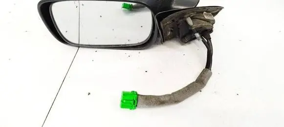 Volvo XC70 Front door electric wing mirror E11015601