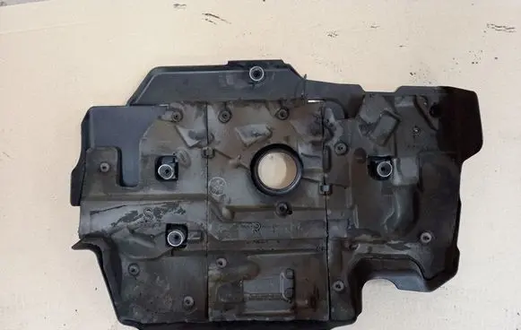 Toyota Avensis T270 Engine cover (trim)