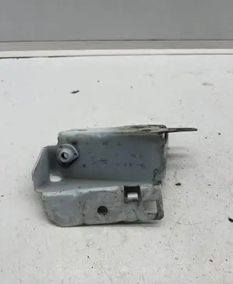 Renault Zoe Fender mounting bracket 620435786R 0918