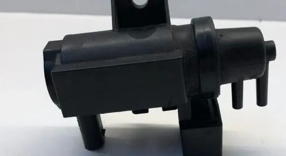 BMW 1 E81 E87 Turbo solenoid valve 70206301