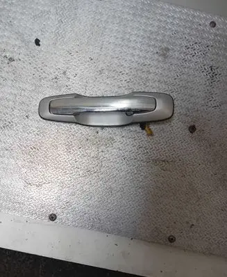 Suzuki Grand Vitara I Rear door exterior handle 8281065D10