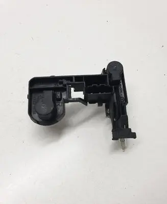 Volkswagen Touareg I Tail light bulb cover holder 7L6945280A