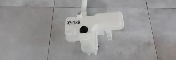 BMW i3 Windshield washer fluid reservoir/tank 61667304020
