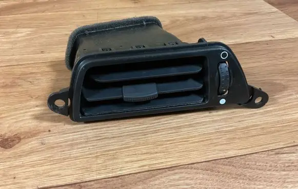 Ford Mondeo MK IV Dash center air vent grill 6M21U246W02 CZ9HA