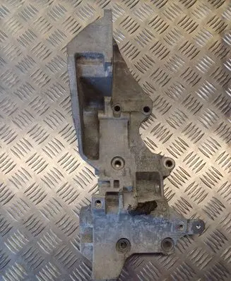 Audi A3 S3 8P Engine mounting bracket 03L903143K 19C0 220TBCS1