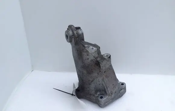 Mercedes-Benz C W205 Engine mounting bracket A6512233504