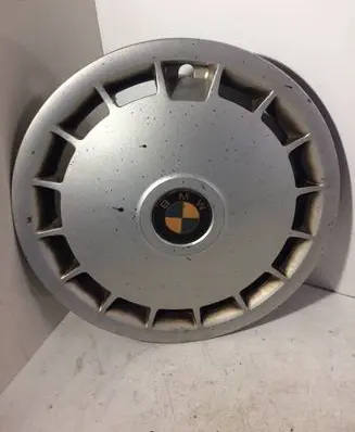 BMW 3 E30 R14 wheel hub/cap/trim 361311791701