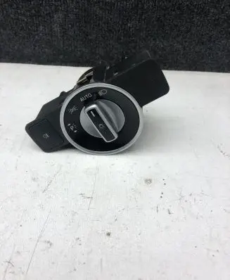 Fog light switch