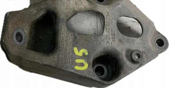 BMW 4 F32 F33 Engine mounting bracket 6859415