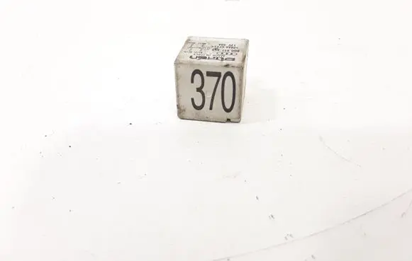 Volkswagen PASSAT B5 Other relay