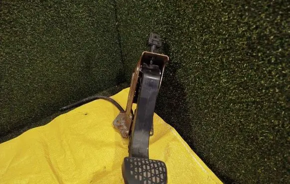 Volkswagen Crafter Clutch pedal A9062900212 1036776