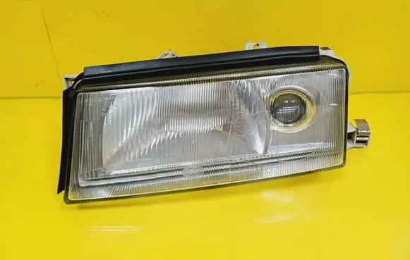 Skoda Octavia Mk1 (1U) Headlight/headlamp 