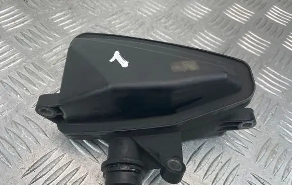 Mercedes-Benz CLS C219 Intake resonator A6421400087