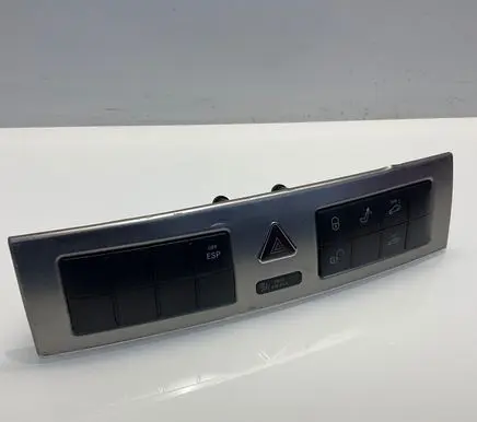 Mercedes-Benz C W203 Hazard light switch 2038214481 33631701 A0845207001