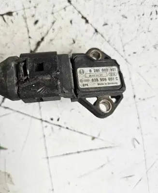 Volkswagen PASSAT B6 Air pressure sensor 038906051C 0281002401