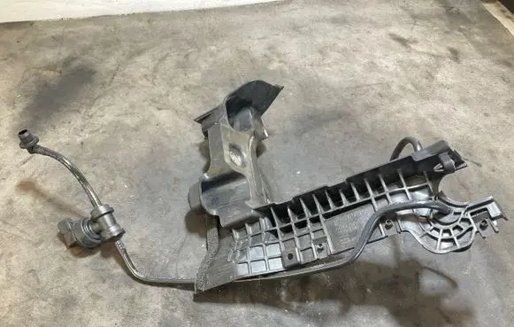 Battery bracket