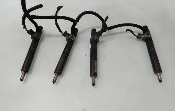 Ford Focus Fuel injectors set EJBR02201Z
