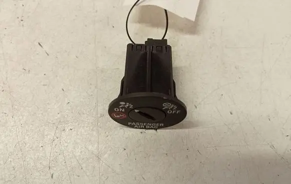Opel Astra J Passenger airbag on/off switch 13577258