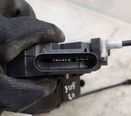 Volvo V60 Rear door lock 31301943 A046465