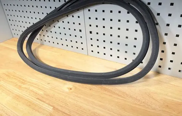 BMW 7 E65 E66 Front door rubber seal 