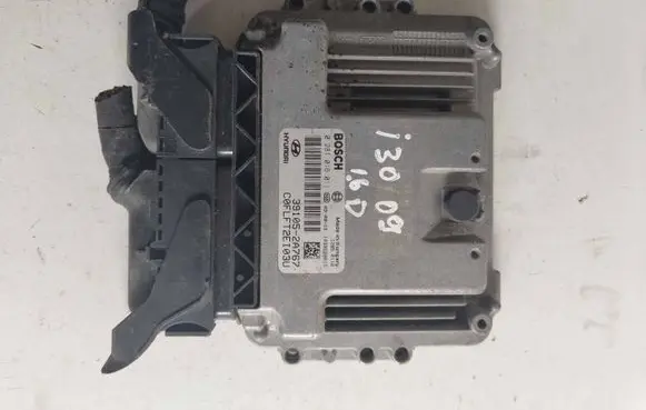 Hyundai i30 Engine control unit/module 0281016011 391052A767
