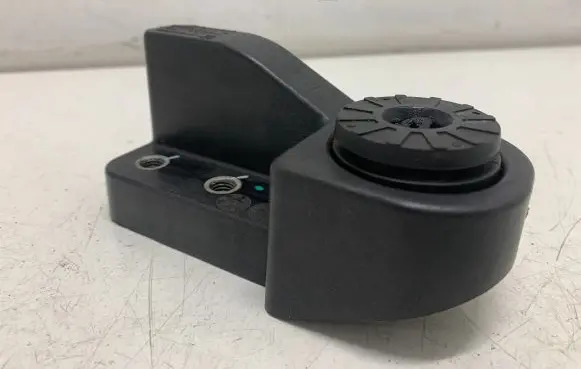 Opel Astra K Radiator mount bracket 13466590 688437545