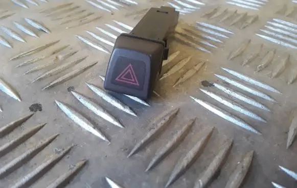 Volvo S40 Hazard light switch 8651399