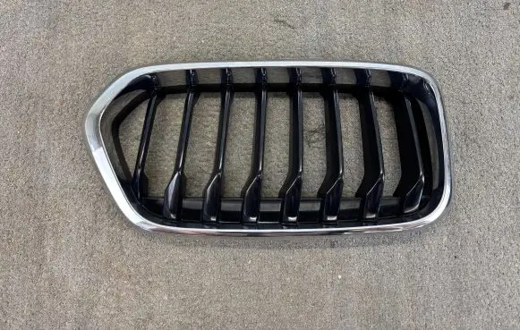 BMW X2 F39 Front grill 7424777 G096