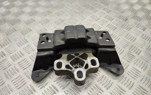Skoda Octavia Mk3 (5E) Engine mount bracket 5Q0199555T