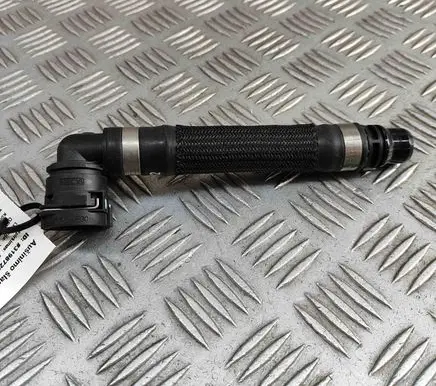 Engine coolant pipe/hose