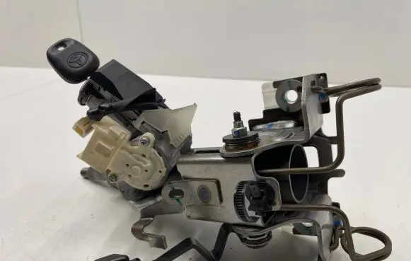 Toyota Auris 150 Ignition lock N0502638