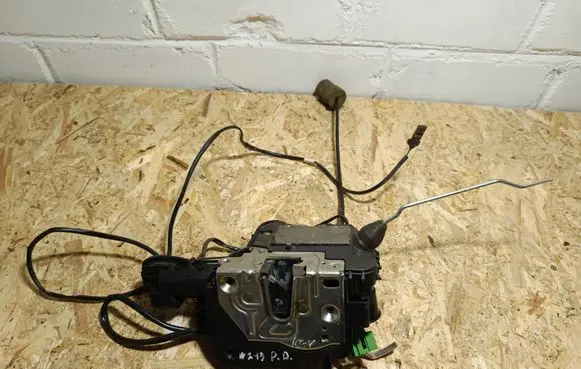 Mercedes-Benz CLS C219 Front door lock 2197200835