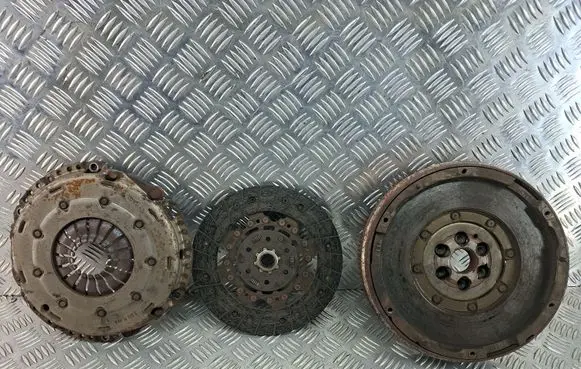 Peugeot 308 Clutch set kit 9812120380