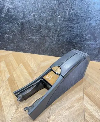 Mercedes-Benz E W211 Armrest 