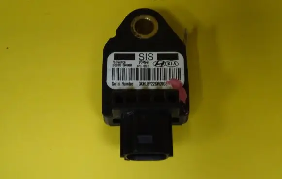 KIA Ceed Airbag deployment crash/impact sensor 95920-3K000