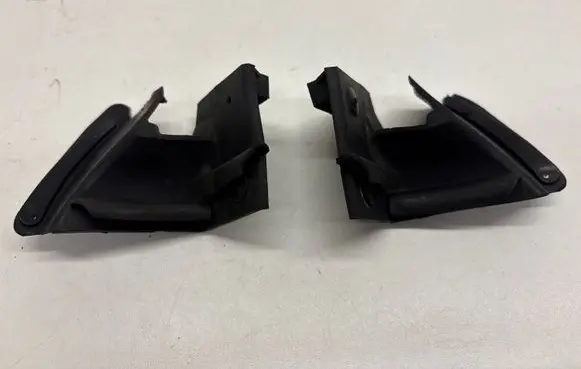 Audi Cabriolet B3 8G Rubber seal front door (on door) 8G0833175B