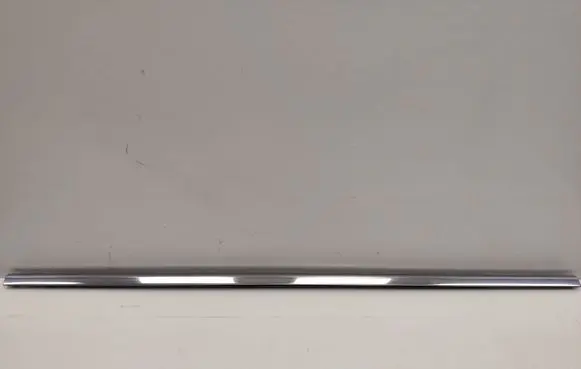 Chrysler Pacifica Door glass trim 