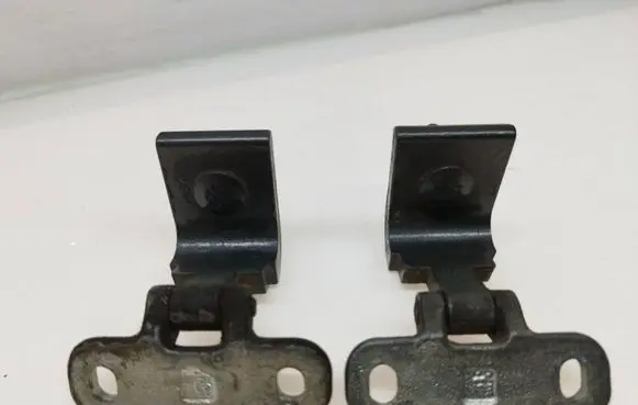 Audi A3 S3 8V Tailgate/trunk/boot hinge 8V3827299A