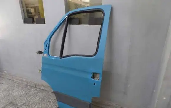 Iveco Daily 4th gen Front door 42241