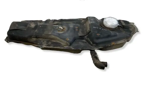 Toyota RAV 4 (XA40) Fuel tank 