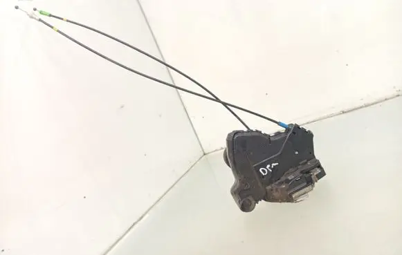 Toyota Auris 150 Front door lock