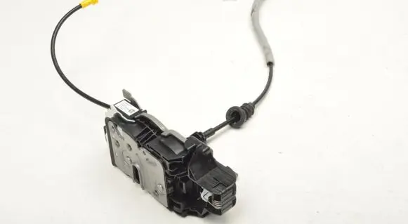 Volvo XC40 Front door lock 31462456