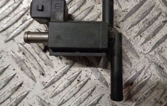 Renault Clio IV Turbo solenoid valve 8200603558