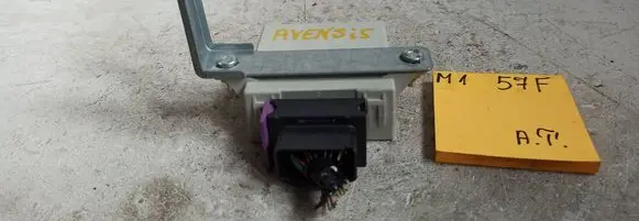 Toyota Avensis T250 Window wiper relay 8594005040