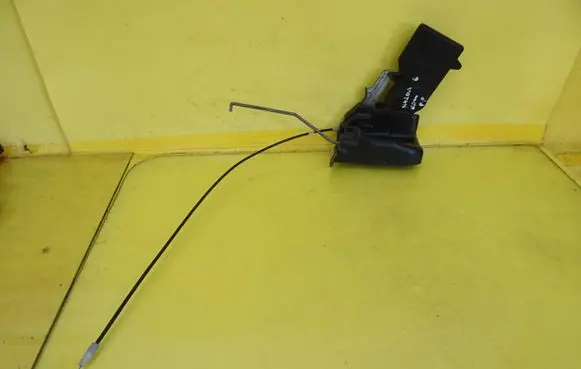 Mazda 6 Front door lock 