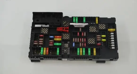 BMW 5 G30 G31 G38 Fuse module 8713126 61148713126