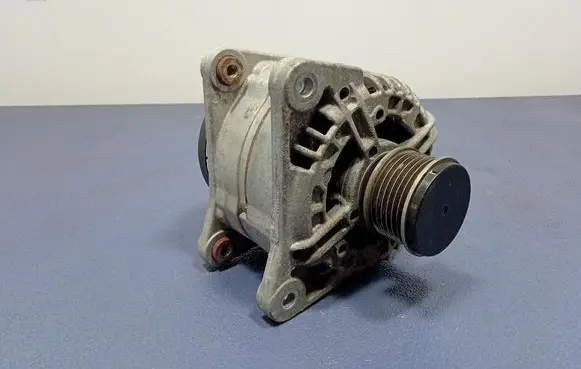 Renault Megane III Generator/alternator 0124425093